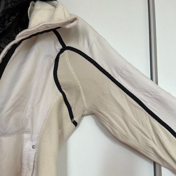 Vintage lululemon holiday collection Running Jacket - Picture 13 of 16